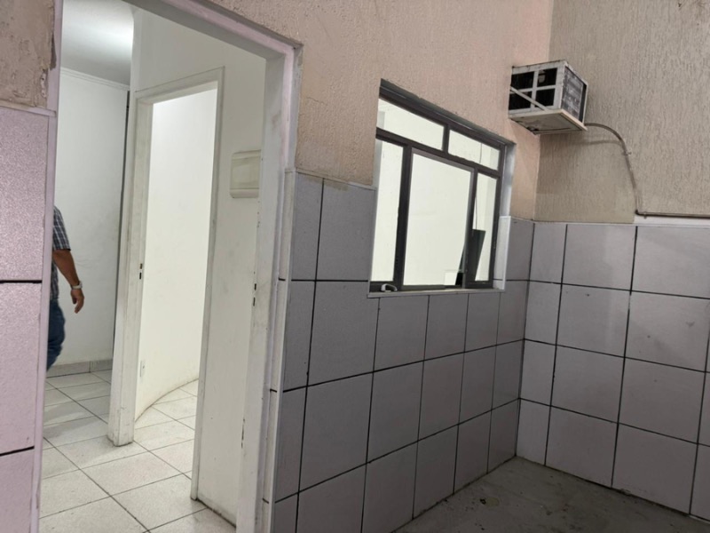 Loja-Salão para alugar, 300m² - Foto 14