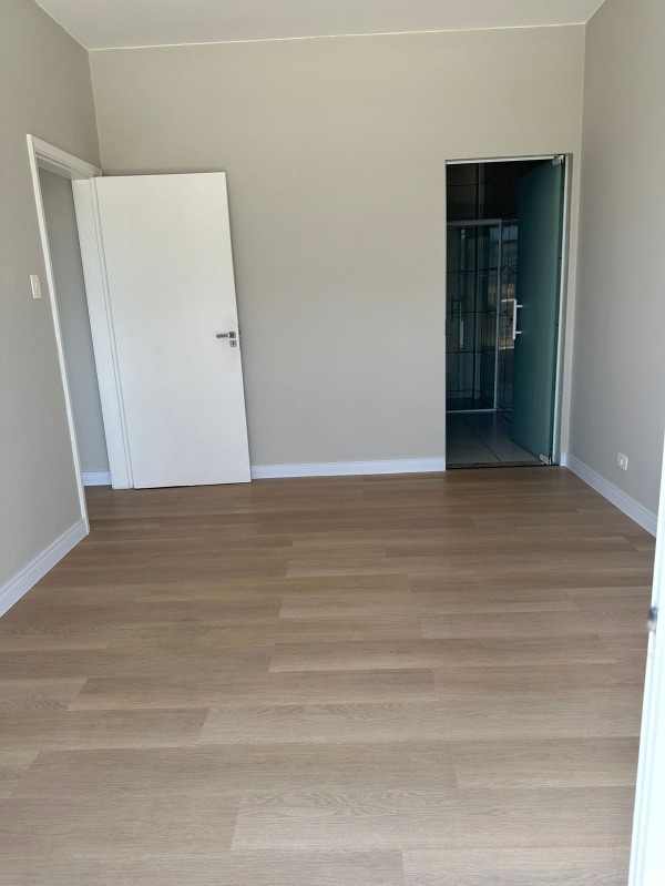 Apartamento para alugar com 2 quartos, 81m² - Foto 2