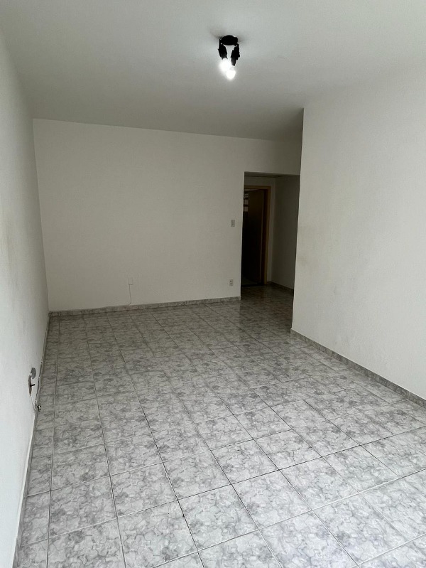 Apartamento à venda com 1 quarto, 42m² - Foto 4