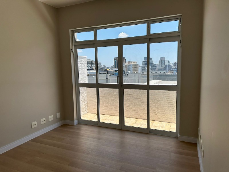 Apartamento para alugar com 2 quartos, 81m² - Foto 4