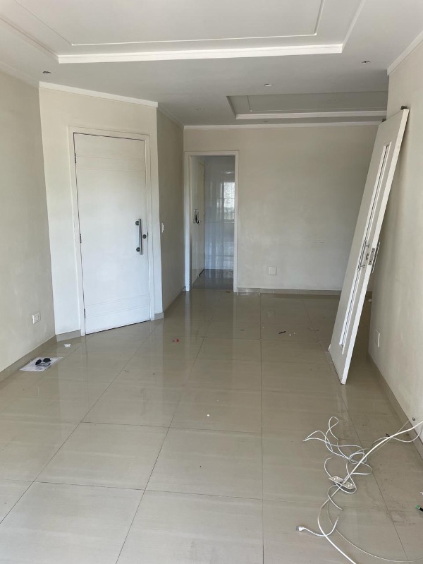 Apartamento à venda com 3 quartos, 92m² - Foto 2