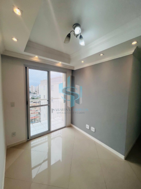 Apartamento à venda com 2 quartos, 44m² - Foto 2