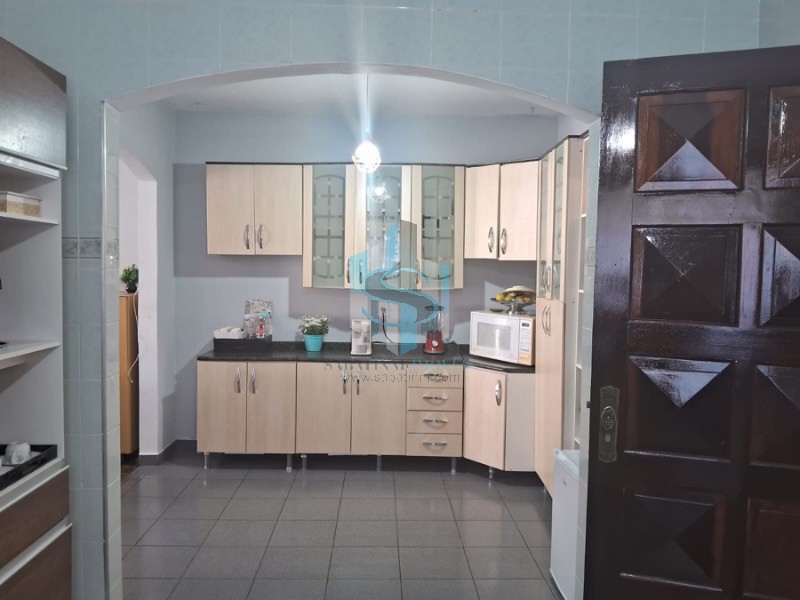 Casa à venda com 5 quartos, 250m² - Foto 2