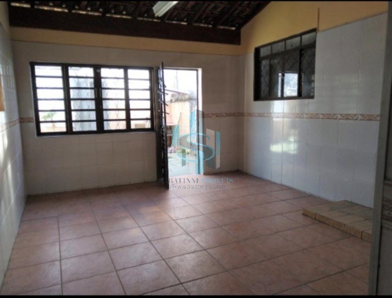 Casa à venda com 5 quartos, 325m² - Foto 1