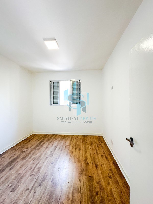 Apartamento à venda com 2 quartos, 75m² - Foto 4