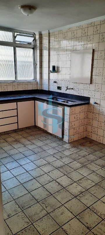 Apartamento à venda com 3 quartos, 168m² - Foto 4