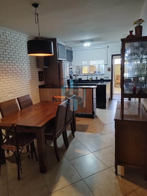 Casa à venda com 3 quartos, 110m² - Foto 4