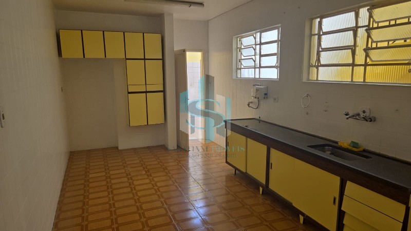 Casa para alugar com 2 quartos, 280m² - Foto 6