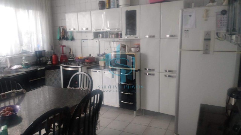 Casa à venda com 2 quartos, 100m² - Foto 3