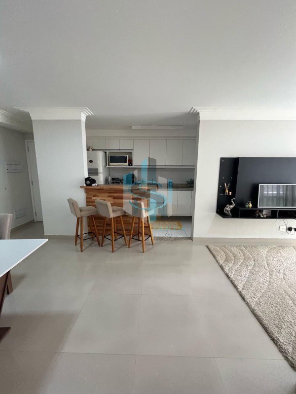 Apartamento à venda com 3 quartos, 79m² - Foto 2