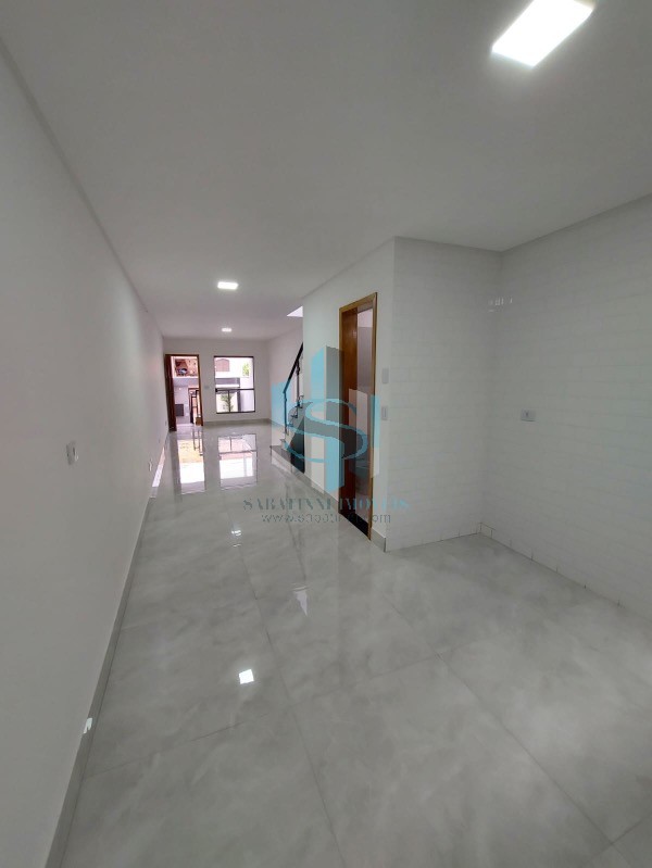 Casa à venda com 3 quartos, 160m² - Foto 2