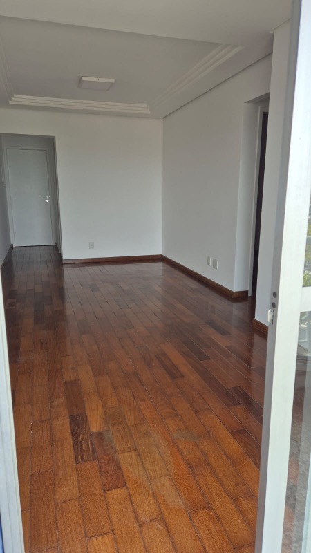 Apartamento à venda com 2 quartos, 60m² - Foto 4