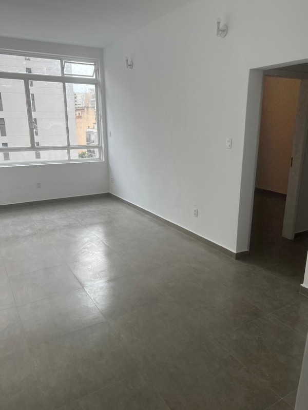 Apartamento à venda com 2 quartos, 89m² - Foto 2