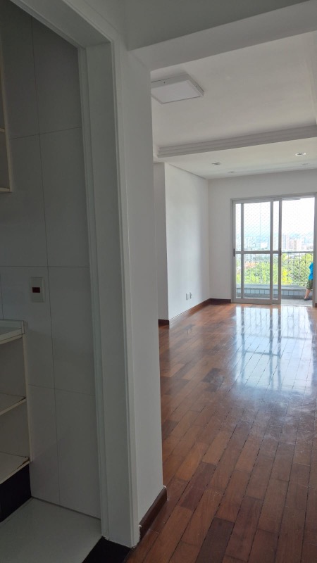 Apartamento à venda com 2 quartos, 60m² - Foto 3