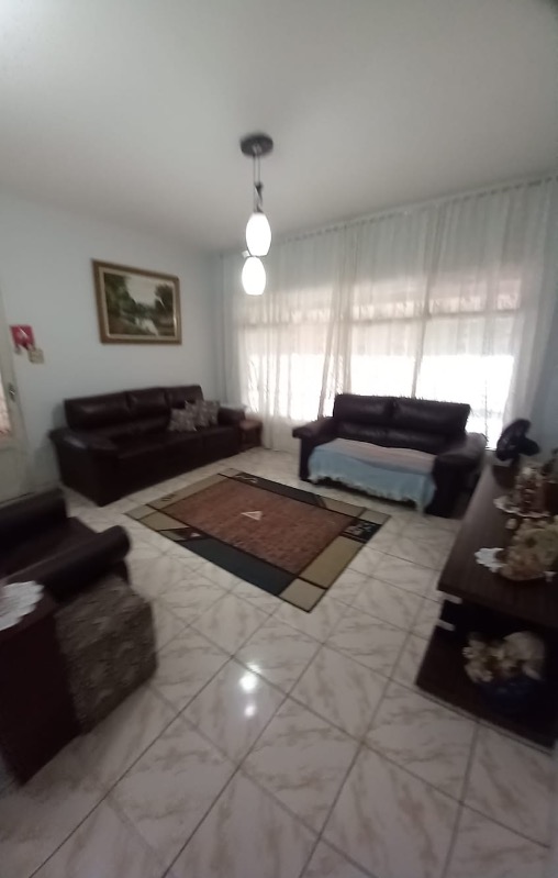 Casa à venda com 3 quartos, 160m² - Foto 1