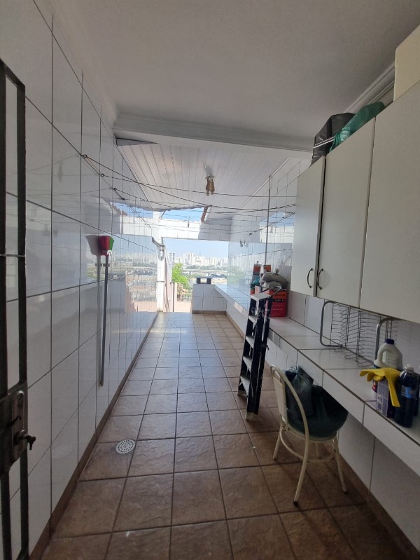 Casa à venda com 3 quartos, 500m² - Foto 17