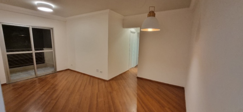 Apartamento à venda com 3 quartos, 70m² - Foto 2