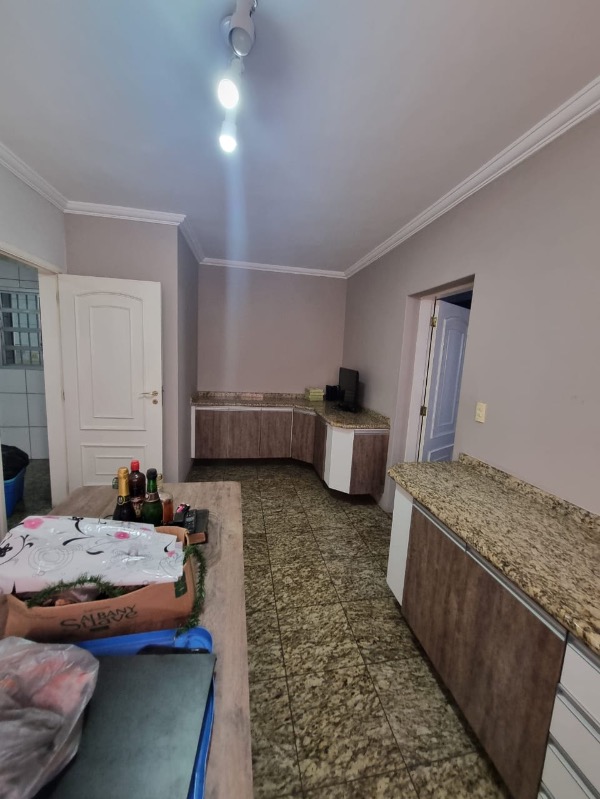 Casa à venda com 3 quartos, 500m² - Foto 12