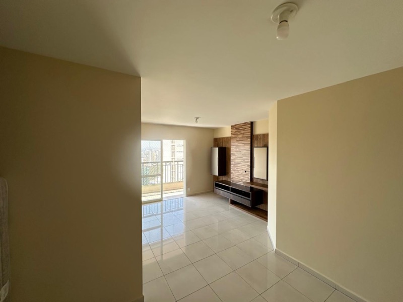 Apartamento à venda com 2 quartos, 74m² - Foto 2