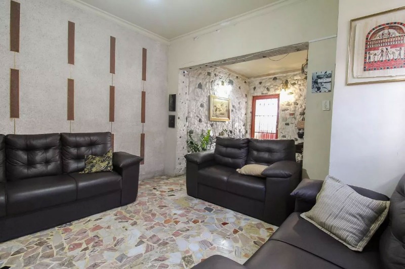 Casa à venda com 4 quartos, 160m² - Foto 2