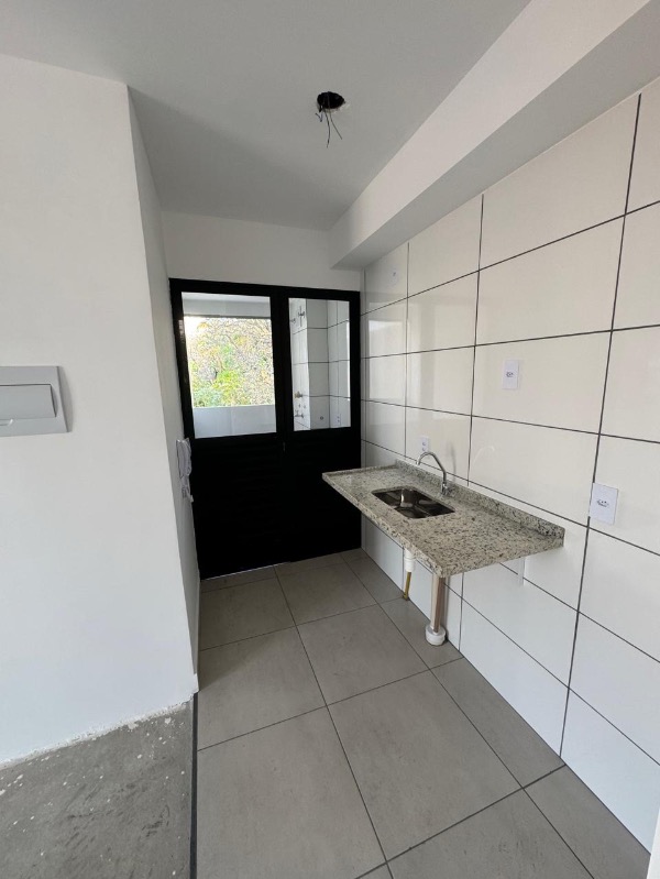 Apartamento à venda com 2 quartos, 42m² - Foto 11