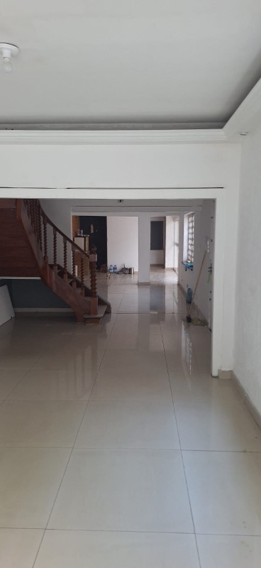 Casa à venda com 4 quartos, 260m² - Foto 5