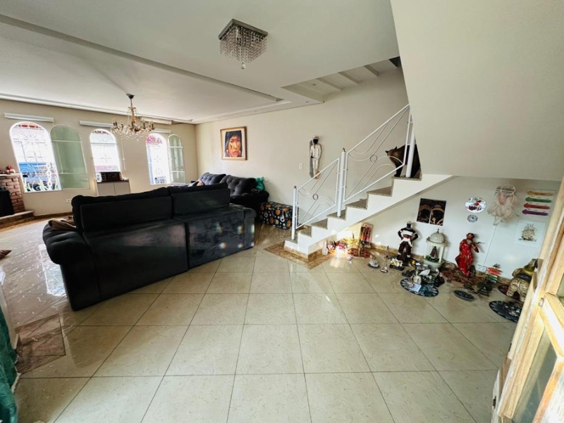 Casa, 3 quartos, 226 m² - Foto 2