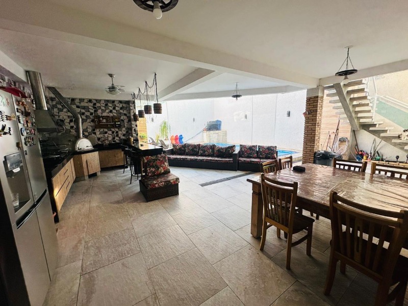Casa, 3 quartos, 226 m² - Foto 9