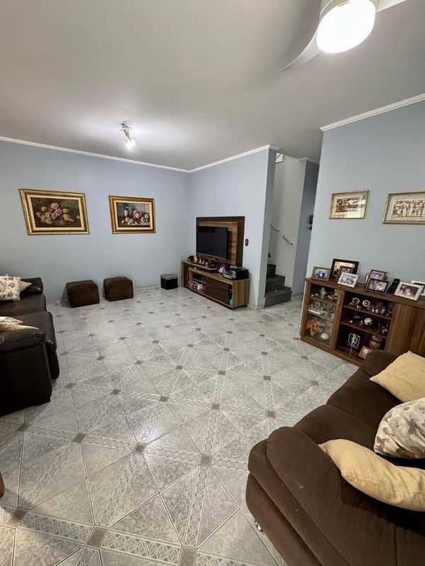 Casa, 4 quartos, 202 m² - Foto 1