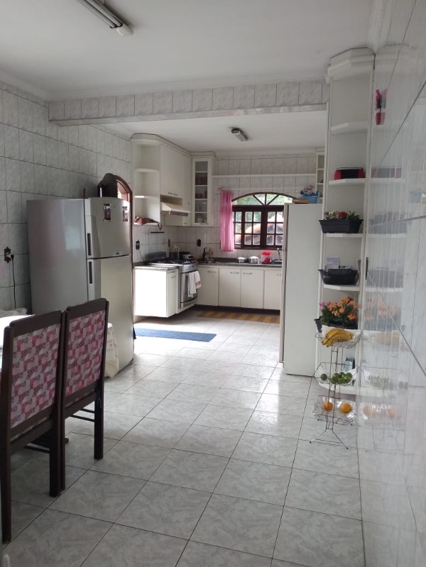 Casa, 3 quartos, 220 m² - Foto 3