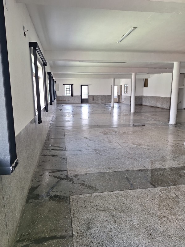 Sala-Conjunto, 300 m² - Foto 1