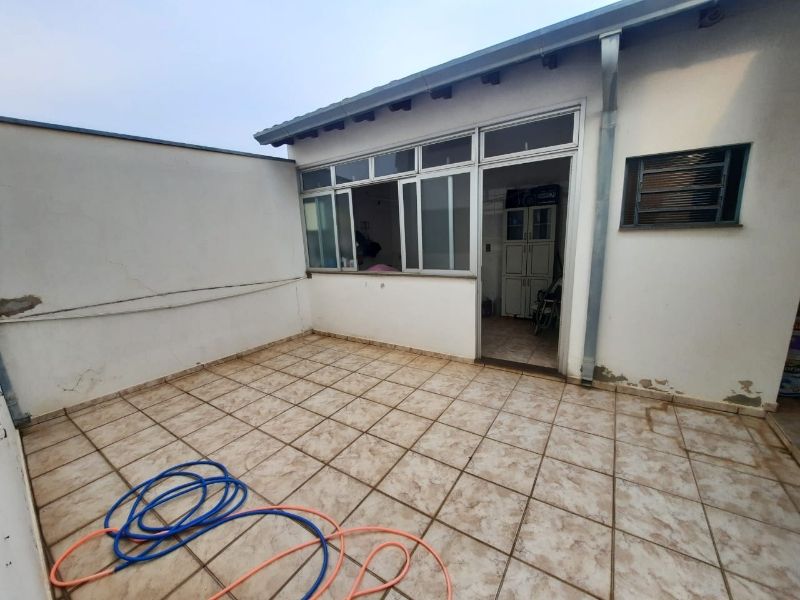 Casa à venda com 3 quartos, 341m² - Foto 20