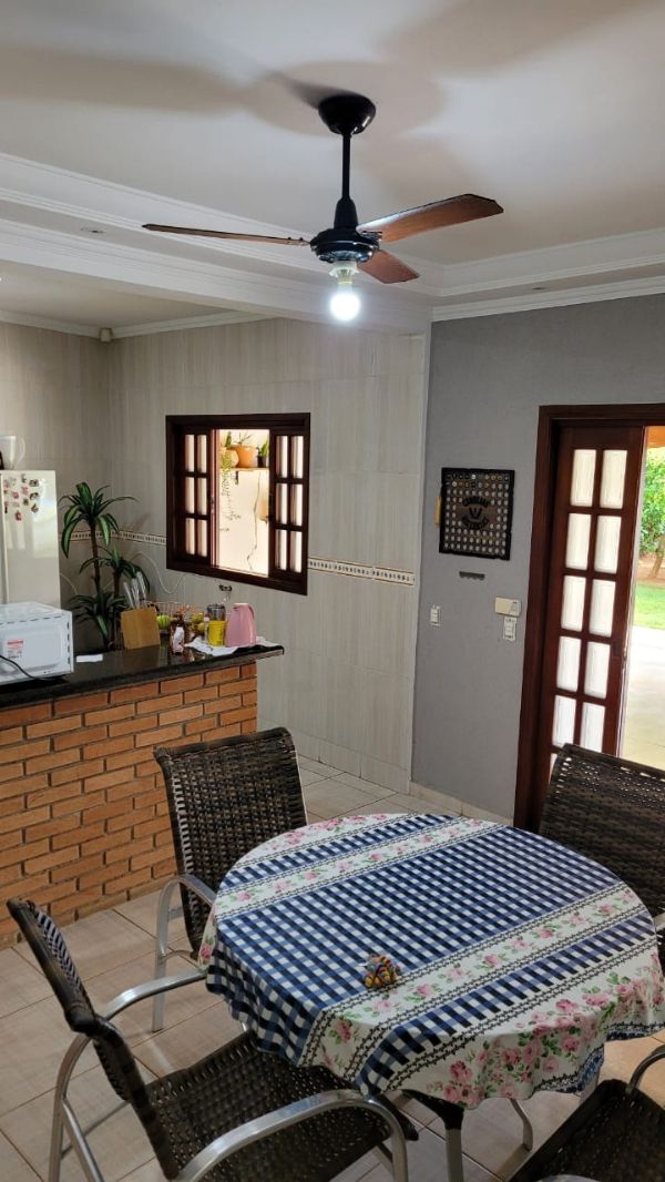 Casa à venda com 3 quartos, 250m² - Foto 15