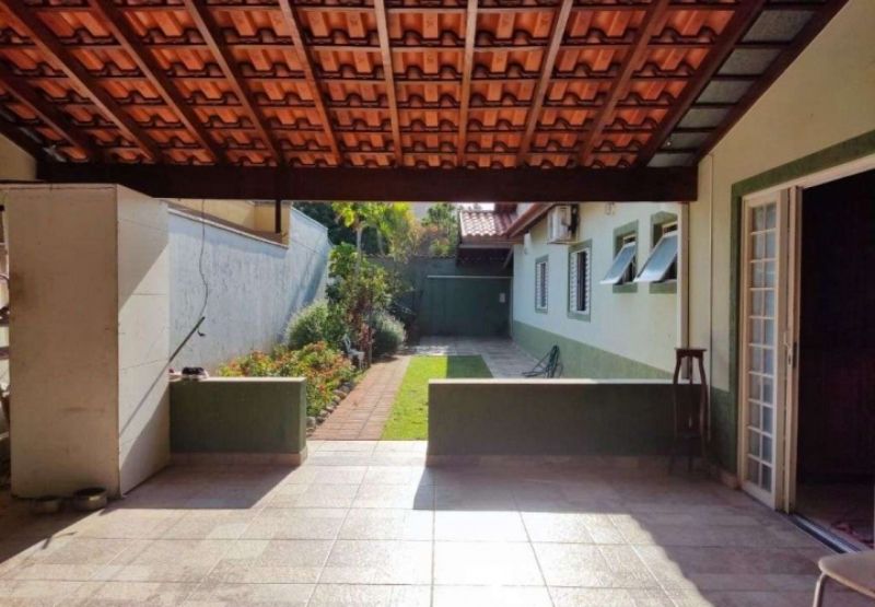 Casa à venda com 2 quartos, 124m² - Foto 3