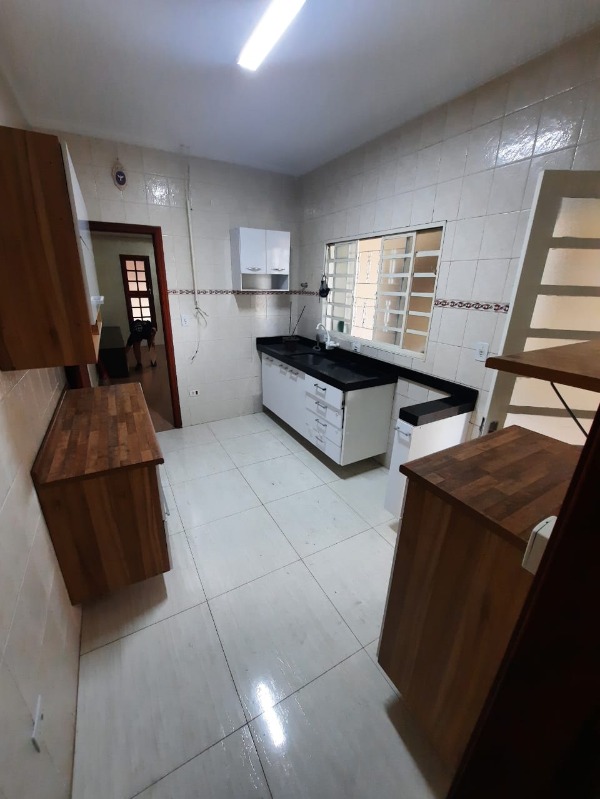 Casa à venda e aluguel com 3 quartos, 150m² - Foto 11