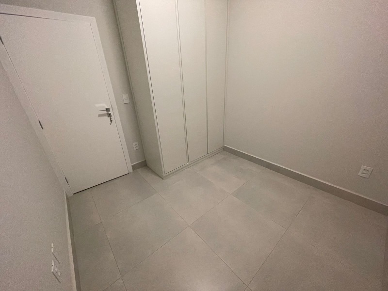 Casa à venda e aluguel com 3 quartos, 306m² - Foto 9