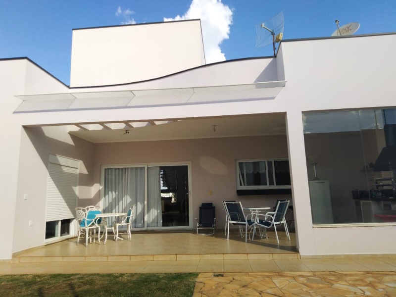 Casa à venda com 3 quartos, 562m² - Foto 1