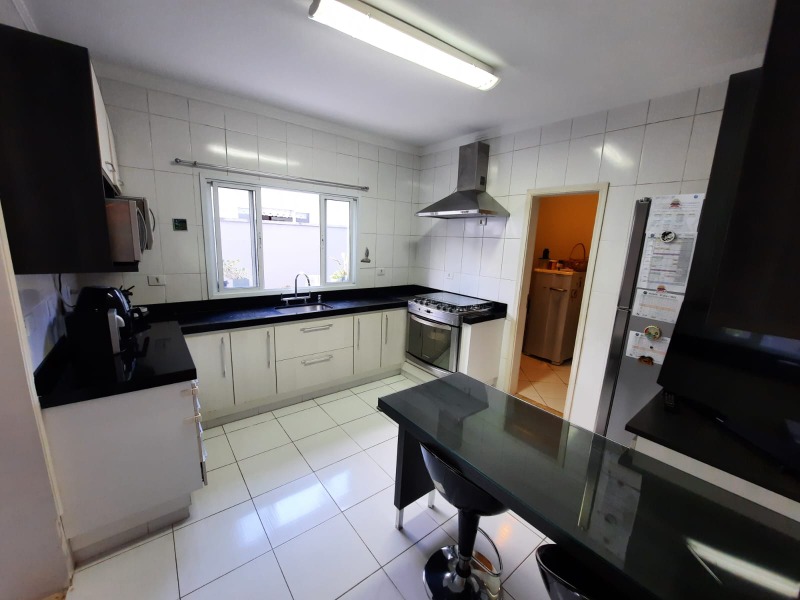 Casa à venda com 3 quartos, 250m² - Foto 23