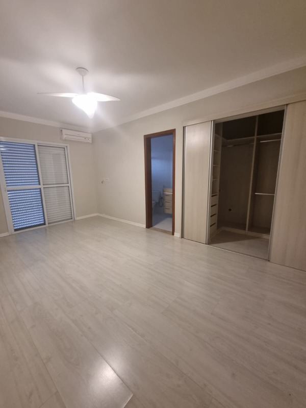 Casa à venda com 4 quartos, 342m² - Foto 8