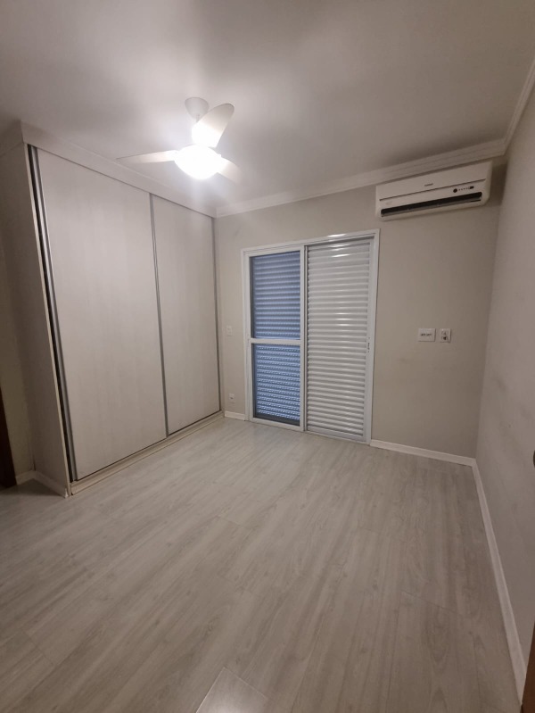 Casa à venda com 4 quartos, 342m² - Foto 11