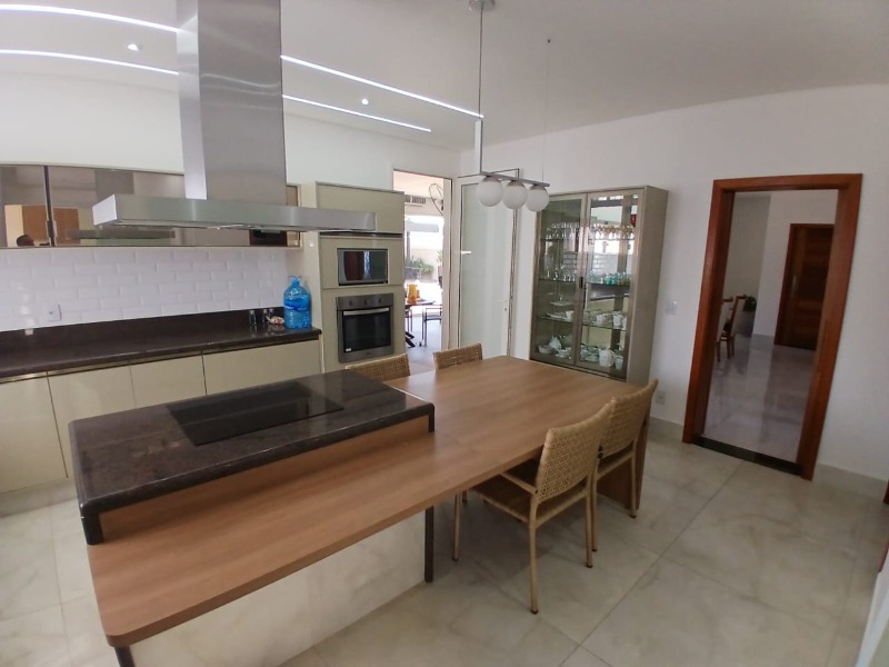 Casa à venda com 4 quartos, 800m² - Foto 6