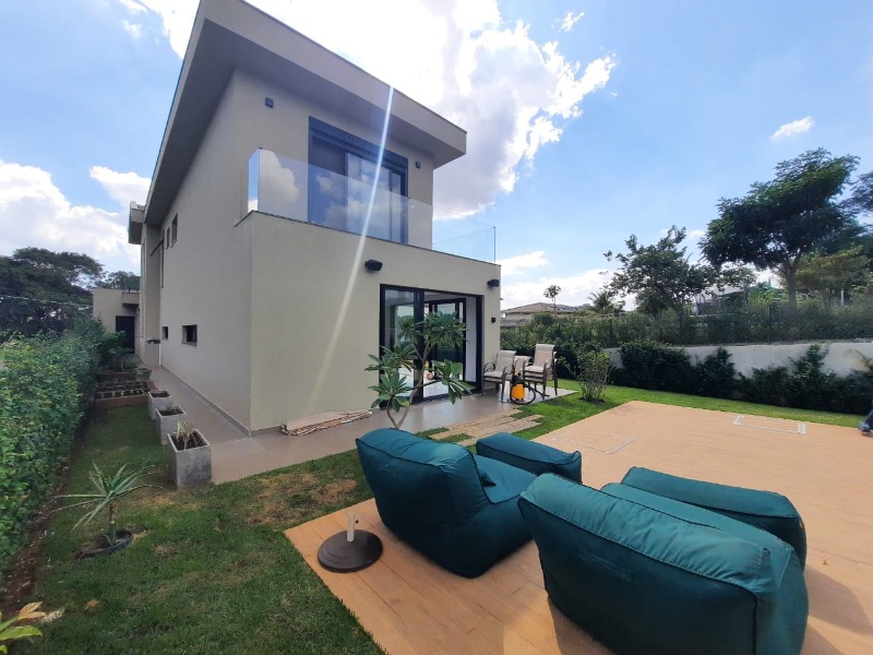 Casa à venda com 5 quartos, 1000m² - Foto 1