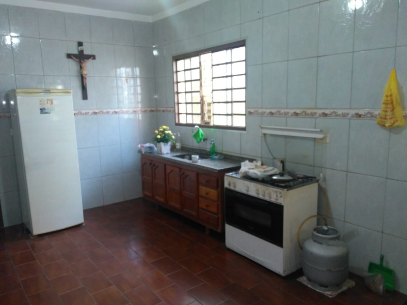 Casa à venda com 2 quartos, 140m² - Foto 25