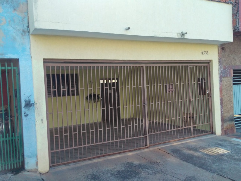 Casa à venda com 2 quartos, 140m² - Foto 1