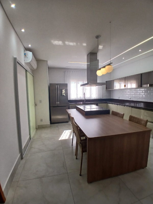 Casa à venda com 4 quartos, 800m² - Foto 35