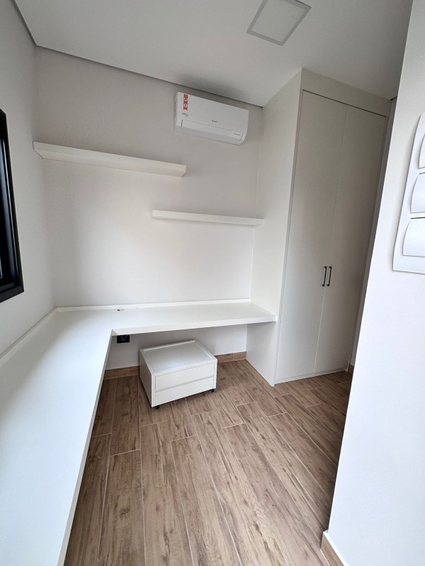 Casa à venda com 3 quartos, 300m² - Foto 14