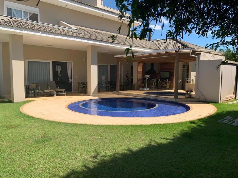 Casa à venda com 3 quartos, 1000m² - Foto 1