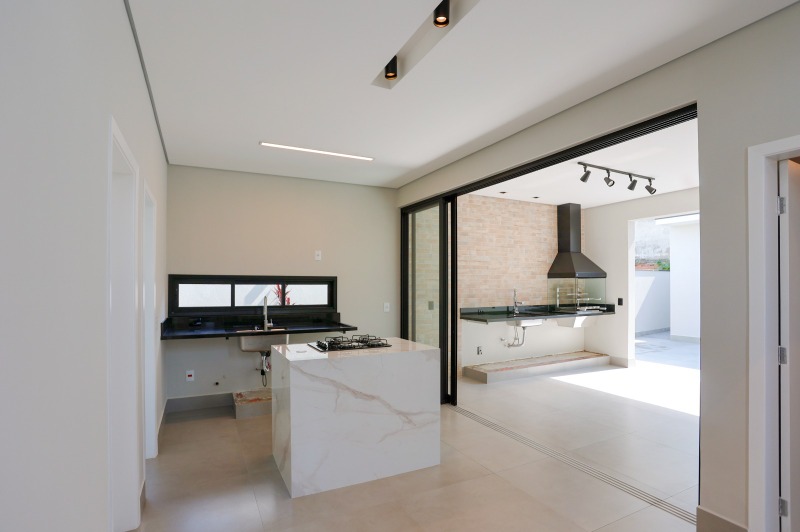 Casa à venda com 3 quartos, 308m² - Foto 18