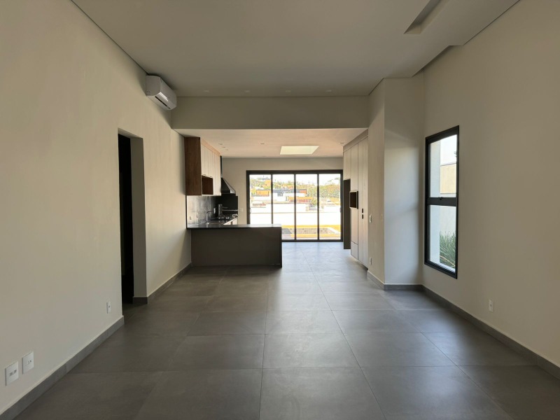 Casa à venda com 3 quartos, 360m² - Foto 3