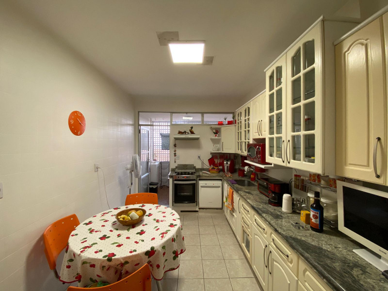 Apartamento à venda com 3 quartos, 123m² - Foto 1